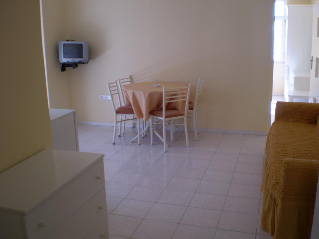 Linda Apart